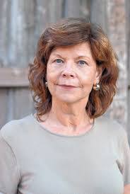 Kara Goldberg's Instagram, Twitter & Facebook