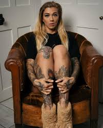 Amanda Rae (Youtuber) - Free nude pics, galleries & more at Babepedia