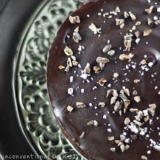 One bowl gluten free chocolate cake | great gluten free recipes for every occasion. Easy Raw Flourless Chocolate Cake Recipe