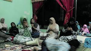 Join fify dan hydar di podcast malam jumaat bersama tetamu jemputan johan dan ozlynn (jozlynnhanania) bersedia untuk. Paguyuban Malam Jum At Ibu Ibu Dan Pemudi Bongoskenti Rencanakan Pengadaan Seragam Website Kalurahan Murtigading