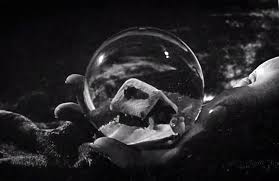 1930s hollywood is reevaluated through the eyes of scathing social critic and alcoholic screenwriter herman j. Why Mank Recreated The Rosebud Shot From Citizen Kane Ew Com
