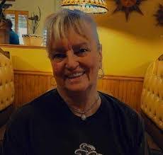 Sheila Chambers's Instagram, Twitter & Facebook