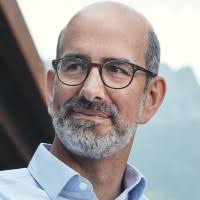 10+ perfiles de «Levit»