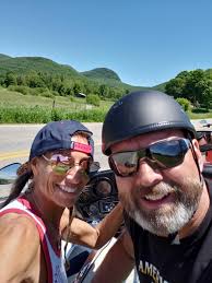 What are the best ways to make memories with friends?