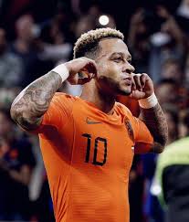 Yarmolenko's celebrations were muted as ukraine looked to seize the ball back and push forward in search of an equaliser. Footballers As Boyfriends Memphis Depay Wattpad
