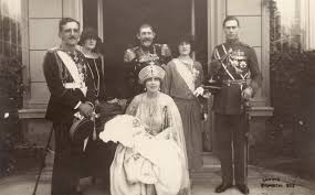 Aug 18, 2018 · regele ferdinand şi regina maria sunt cei care au dat tonul rezistenţei şi compasiunii. Regele Ferdinand Si Regina Maria Intr O Expozitie Inspirationala La Mnar