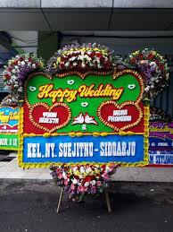 Banner pernikahan, dapatkan banyak 73+ populer contoh banner pernikahan islami, banner pernikahan pelanggan dengan paket banner pernikahan kanal youtube menarik yang serba guna ini. 30 Contoh Karangan Bunga Pernikahan Terbaik Elegan Lucu