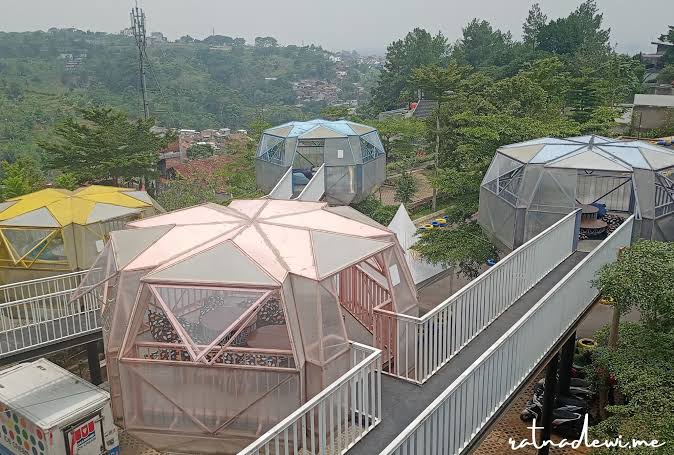 The Parlor Hills, Cafe Ramah Anak dengan Pemandangan Atas Bukit yang Indah