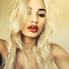 Shannon Palacios's Instagram, Twitter & Facebook