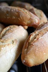 Mini Baguette La Petite Elle A Tout D Une Grande En 2020 Recette De Baguette Baguette Recette