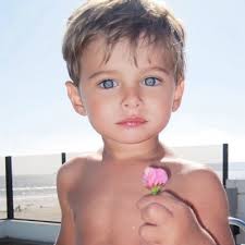 Zoe Curtis (@Zoe_Curtis_)