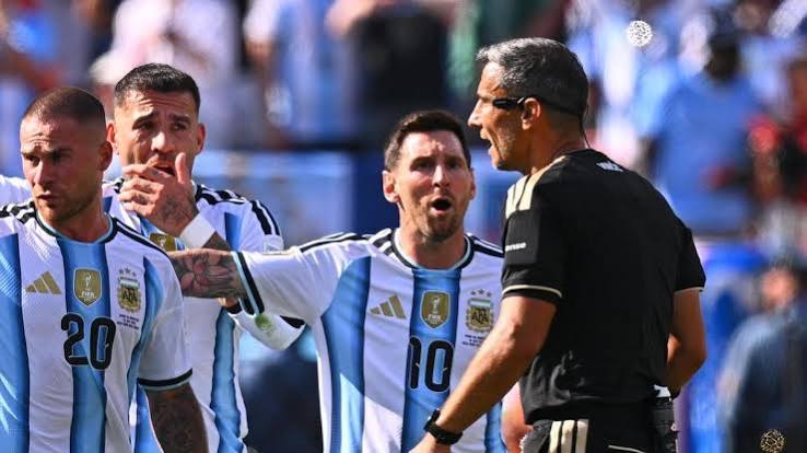La petición que exige repetir la final del Mundial España-Argentina por un supuesto "árbitro corrupto"