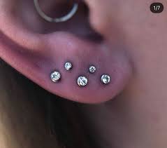 Pin De Amy Fox En Tatts Piercings Piercings Oreja Arete En La Oreja Piercing
