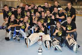 Als einer der wenigen vereine in bayern, stellen die wanderers alle nachwuchsmannschaften von klein bis groß und können auf eine langjährige erfolgreiche nachwuchsarbeit zurückblicken. Rolling Wanderers Germering Zum Achten Mal Dihl Meister Eishockey News