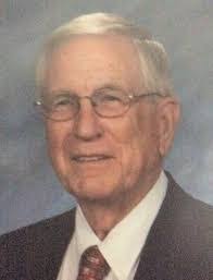 Lynn Chatham's Instagram, Twitter & Facebook