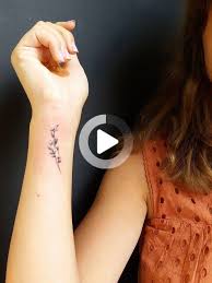 Simple Flower Flower Tattoo Tattoo Designs Minimal Tattoo Girls Tattoo Flower Wrist Tattoos Simple Wrist Tattoos Flower Tattoo Designs