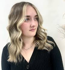 AND THATS A WRAP! 🎄🎉🎅🏼 Thank you to all my lovely clients and all the  girls for another amazing year at @no1saloneducators.kjm 💖 Back in the  salon