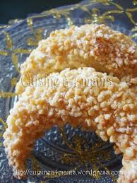 Tcharek El Ariane Croissants Aux Amandes Algeriens Recette Facile A La Pate Magique Recettes De Cuisine Recette Facile Recette