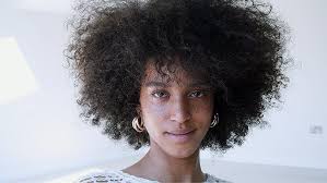 Flora Carter Fashion Commercial (4K)