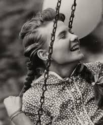 Törőcsik mari a magyar színjátszás egyik emblematikus alakjaként volt számontartva, megannyi emlékezetes alakítás köthető a nevéhez, mind a színpadon, mind a tv képernyőjén és a mozivásznon. Korhinta 1956 Teljes Film Online Magyarul Filmzona