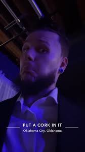 Last Magic & Merlot of the year. @johnshackmagic‘s closing it out the way  he always does—making 50 people wonder how the hell he did that😂🎩,  Grateful to Micah & Jessica at @putacorkinitw for giving ...