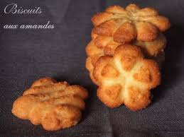 Biscuits Aux Amandes Recette Presse A Biscuits Biscuit Amande Biscuits
