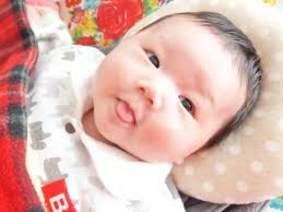 赤ちゃんが舌を出すのは障害 ダウン症なの 原因と対処法を解説 赤ちゃん ダウン症 赤ちゃん 成長