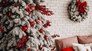 If you want a super natural look, don't use ornaments, just cover the tree with lights. The 26 Best Christmas Tree Decoration Ideas To Inspire You