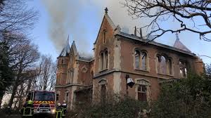 Blendecques Le Chateau De L Hermitage Detruit Par Les Flammes