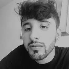 Evelynn puede pisarme cuando guste, tengo el horario disponible para ella.  -The Golden Demon (antes conocido como Jäger)