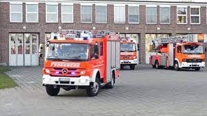 May 24, 2021 · fc köln am mittwochabend in müngersdorf gegen holstein kiel wird ohne erfolg bleiben. Einsatz Blaulicht Notruf Fur Die Berufsfeuerwehr Kiel Youtube
