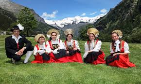 Il nostro team ti accompagnerà alla scoperta della valle d'aosta ❤️ www.bookingvalledaosta.it. Natura E Cibo Slow Valle D Aosta Fra Paesaggi E Tradizioni Culinarie Pantografo Magazine
