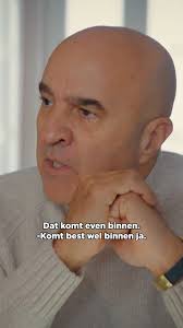 Met hart en ziel voor dieren zorgen en dan genadeloos worden opgelicht.  Kees krijgt te maken met de zaak van Carla en de rijke 'kasteelheer'.  #OplichtersAangepakt