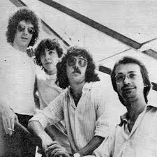 No importan las palabras, muévete al hablar. Seru Giran Historia Del Rock Rock Progresivo Diseno Grafico Vintage