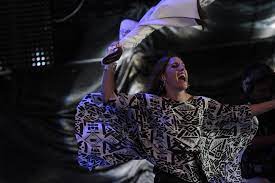 Natalia pastorutti (15 de agosto de 1982; Soledad Pastorutti Revelo Como Se Gesto La Revoleada Del Poncho Diario Registrado