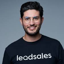 Everyone's trying to automate relationships.