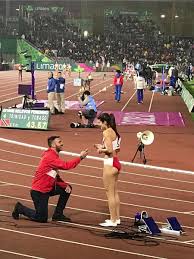 Peruana E Pedida Em Casamento Apos Final Dos 4x100m Do Atletismo No Pan Atletismo Finais Jogos Panamericanos