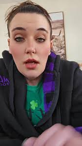 Kelly Coll (@kellycoll77)