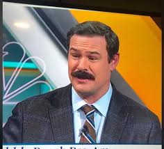 Qual è il potere dei baffi fantastici? Lasciate che Johnson Wagner,  corrispondente di golf e commentatore spieghi con la sua faccia.