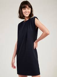 Vous voulez être pimpante pour votre prochaine soirée à deux, pour une soirée entre copines ou à l'occasion d'un mariage ? Robes Femme Naf Naf