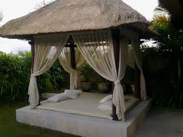 Daybed Bali Outdoor Rooms Pergola Pergola With Roof