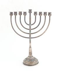 Im mittelpunkt steht die schülergruppe netzwerk des bünder gymnasiums. Silber Chanukka Leuchter Antiquitaten 27 06 2019 Erzielter Preis Eur 160 Dorotheum