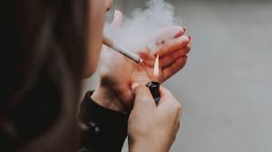 Das lungenkrebsrisiko halbiert sich innerhalb von 10 jahren, wenn man mit dem rauchen aufhört. Mit Dem Rauchen Aufhoren So Klappt Es Herzstiftung