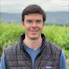 What are some vineyard recommendations for a day trip to Tuscany from  Florence?