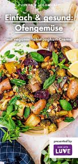 Ofengemuse Mit Veganer Tahin Joghurt Creme Und Gerosteten Mandeln In 2021 Mandeln Rosten Rezepte Mandeln