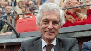 Adolfo Suárez y su historia como torero: así vive su pasión (también como  ganadero)