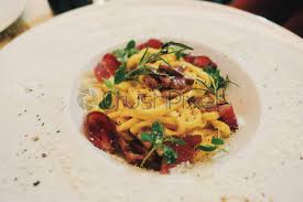 Plante vivace longtemps considéré comme indésirable, l'hélichryse italienne n'a pas toujours été bien considérée par ceux qui la connaissaient. Cuisine Italienne Haut De Gamme Et Gastronomie Fine Pates Stock Photo Crushpixel