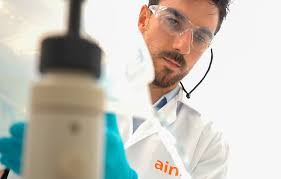 CATÁLOGO SOBRE CAPACIDADES INNOVADORAS Y TECNOLÓGICAS EN MOVILIDAD  INTELIGENTE Y SOSTENIBLE INNOVATION CATALOGUE: SMART AND SU