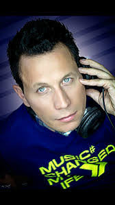 Mike Hasch's Instagram, Twitter & Facebook