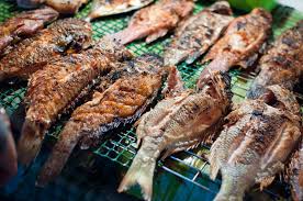 Walaupun tempat ini sekadar 'pasar' tetapi ia menjadi salah satu kawasan tumpuan pelancong. Pasar Filipina Kota Kinabalu Sabah We Love Borneo